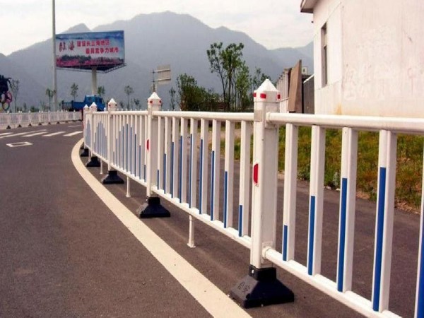 道路护栏的主要功能有哪些？